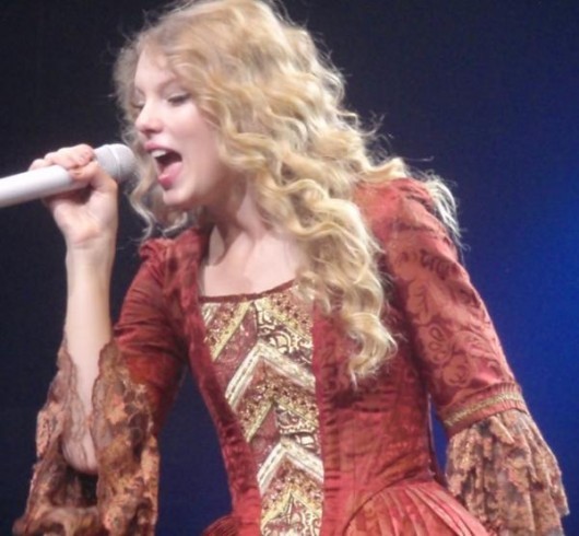 taylor-swift-oklahoma-city-11-530x490 - album pentru disnneystoremagazine