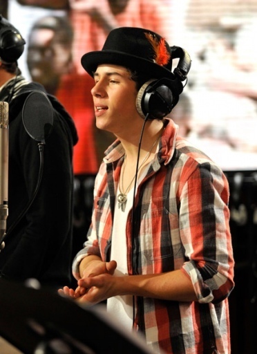 12847907_ICMHABXCX - Cateva pozitzseee