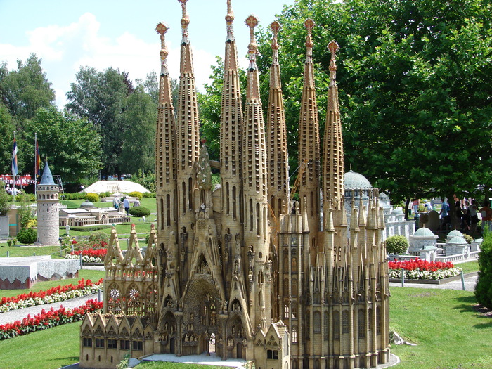 Sagrada Familia, Barcelona; Barcelona, SPAIN. minimundus.at.
