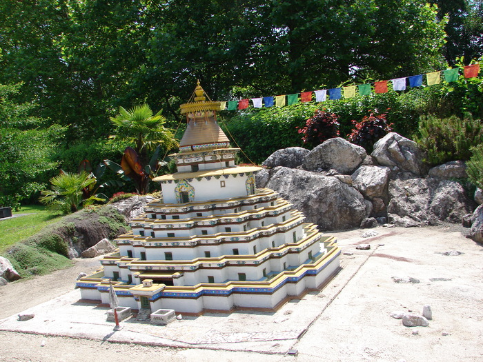 Gyantse Kumbum Temple, Tibet; TIBET. minimundus.at.
