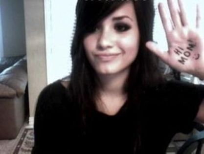 MUGVPHQPBEVUMIMIUYQ[2] - poze demi lovato personale