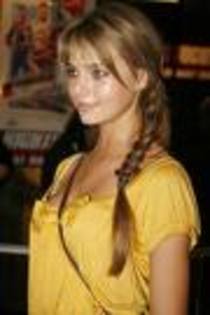 NSYROXDLSCZLWMCVSMO - Indiana Evans