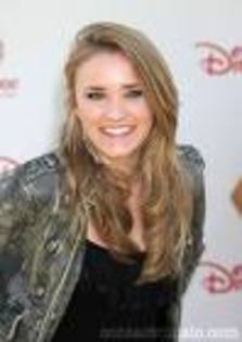 RCLMDUMVVSAFFQKIDPO - emily osment