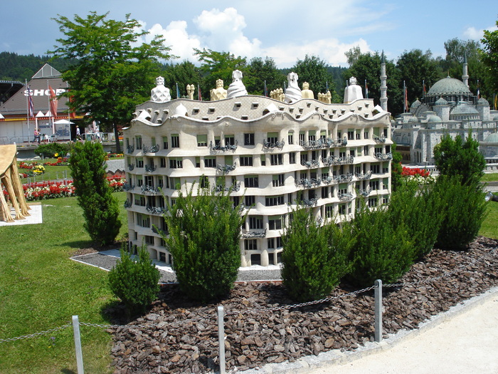 Casa Mila, Barcelona - Minimundus