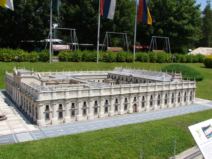 Palacio de la Moneda, Santiago, Chile - Minimundus