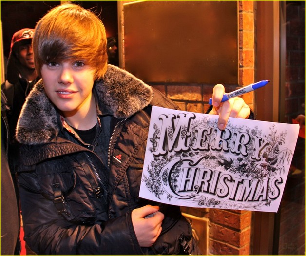 justin-bieber-merry-much-music-04 - Justin Bieber- Merry Christmas