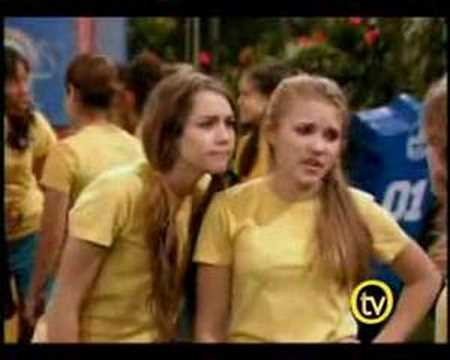 0 - Emily si Miley in Hannah Montana