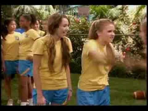 0d - Emily si Miley in Hannah Montana