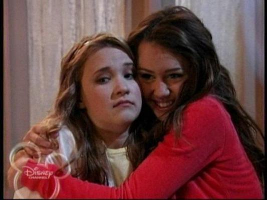 15563_normal_hm2x12_193 - Emily si Miley in Hannah Montana