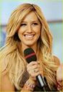 CAK9URWL - ashley tisdale