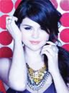 CA7HC7DD - Selena Gomez KISS AND TELL