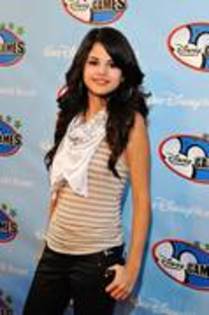 8 - selena gomez si alte vedete