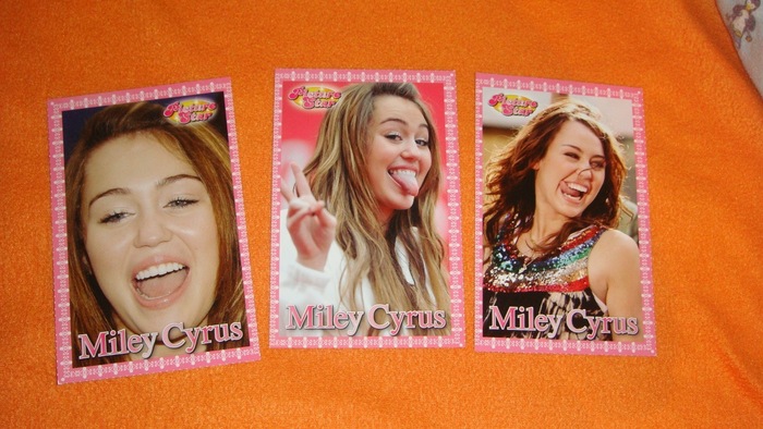 si pozele astea sunt foarte fine si licioase le am de la revista miley cyrus din germania