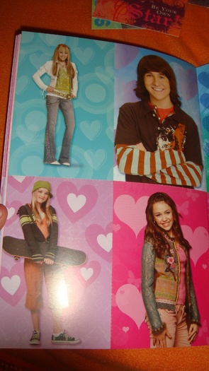 DSC02483 - 1 Lucrurile mele cu Hannah Miley Jonas Demi si Selena