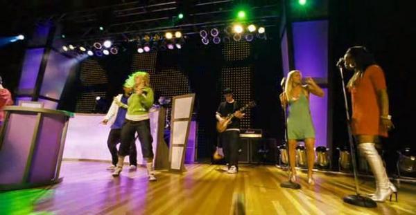 Alvin_and_the_Chipmunks_1249334846_4_2007 - Alvin and the Chipmunks