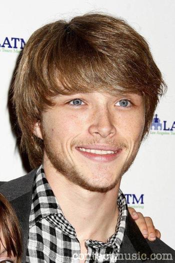 sterling_knight_of_'sonny_with_a_chance'_5328178 - sterling knight