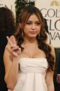 61CAUTAAB7CAHQ817QCACVAGOLCA3937J6CARKSV6KCAIIK60QCAHPSZL7CA5NH2EFCA3F66CGCAPCLDS0CA08TBFLCA4HRD6HCA - Miley Cyrus