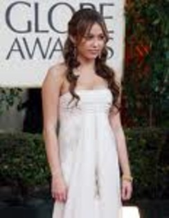 EYCAFG4MW3CAT9U8XBCA2YD93RCA695ECXCAV46DNKCAE6F9X9CA6VT8VXCA08NWK4CA515ZZNCA243XQHCACWYYGNCA5ILE5PCA - Miley Cyrus
