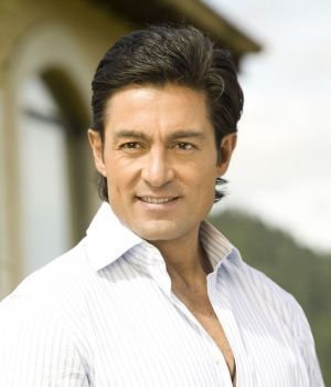 fernando-colunga-300x350