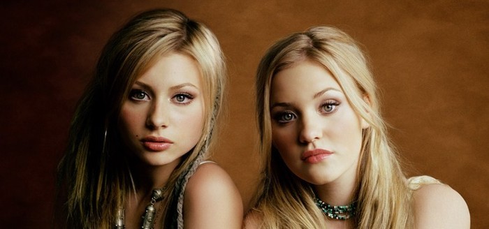 aly-and-aj-banner