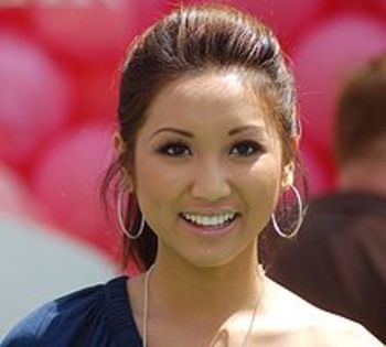 220px-BrendaSongMay09 - Brenda Song