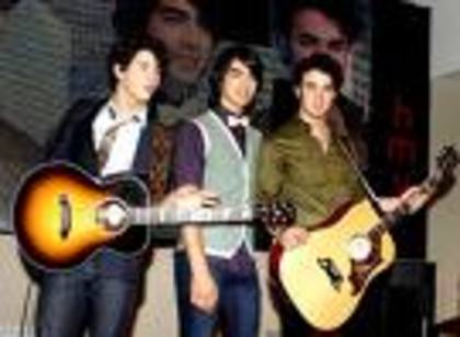 images[15] - Jonas brothers