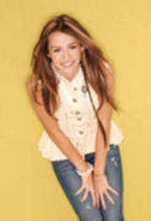 RGUQBHSCRPLOIIXRRJW - Miley Cyrus-sedinta foto 7