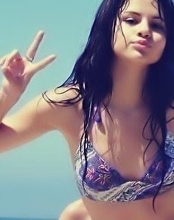 13171338_NXMASFKYU - Selena Gomez Mai Rare