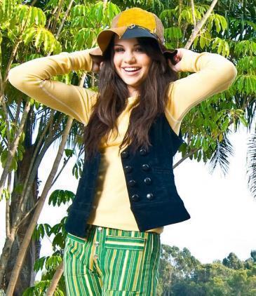 12892646_CJLTOSNRL[2] - poze selena gomez