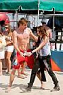 miley-cyrus_COM_thelastsong_moviestills_047 - album pentru MyRu21