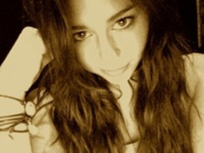 11238261_XTUVFDPWT - anboom pt mileysuperfan1