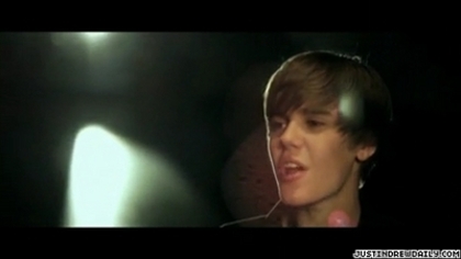 normal_video%283%29_mp4_000185685 - 0_0 Justin Bieber - Never Let You Go 0_0