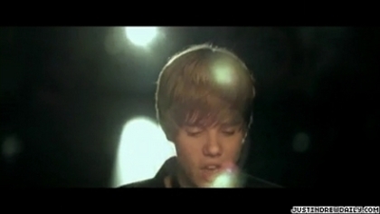 normal_video%283%29_mp4_000186352 - 0_0 Justin Bieber - Never Let You Go 0_0