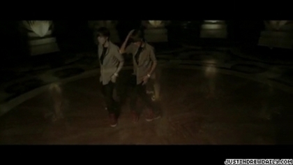 normal_video%283%29_mp4_000194110 - 0_0 Justin Bieber - Never Let You Go 0_0