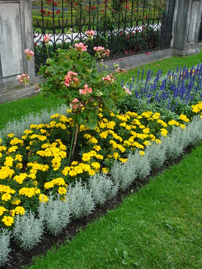 Mirabellgarten (2009, June 29); Salzburg, Austria.
