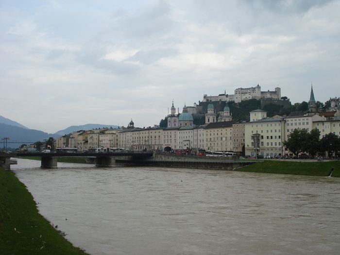Salzach River in Salzburg (2009, June 29) Salzach River in Salzburg (2009, June 29)