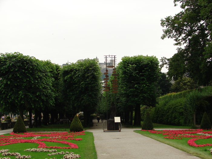 Mirabellgarten (2009, June 29); Salzburg, Austria.
 Mirabellgarten (2009, June 29); Salzburg, Austria.