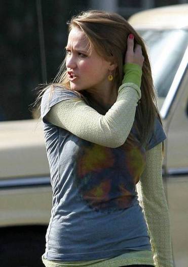 2yunjgh - Emily Osment