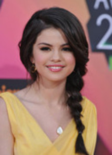 12737619_IKPCLUGYL - Kids Choice Award 2010-Selena Gomez