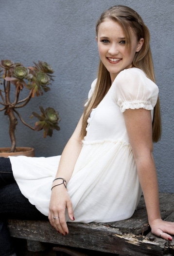2jciyl3 - Emily Osment