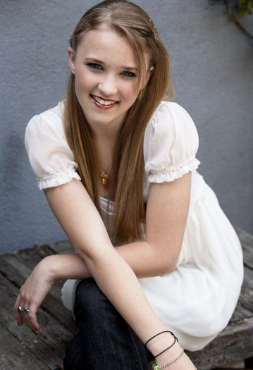 20g010x - Emily Osment