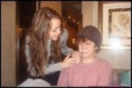 12887329_WHNYTUUTX - 0-poze rare miley selena ashley si demi-0