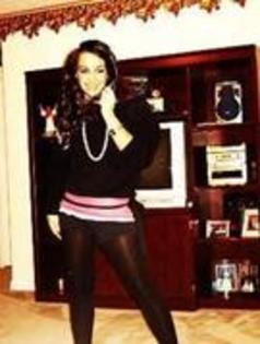 12887339_ABEQEKMEX - 0-poze rare miley selena ashley si demi-0