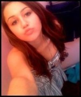 12887278_QAADWLDOF - 0-poze rare miley selena ashley si demi-0