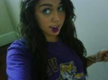 11233073_QMXSVAOIE - 0-poze rare miley selena ashley si demi-0