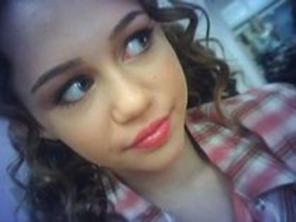 10414060_JSYQIXNBJ - 0-poze rare miley selena ashley si demi-0