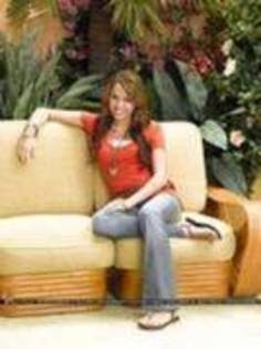 AEXGXLYTFBXWGEJZOTU - 0-poze rare miley selena ashley si demi-0