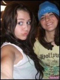12887371_VQNUQNFJC - 0-poze rare miley selena ashley si demi-0