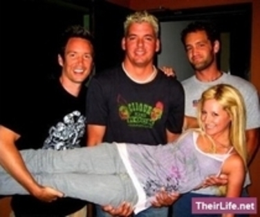 WGFVETKMVHHQWWIITIJ - 0-poze rare miley selena ashley si demi-0