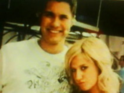 HXRSTURUIDNOZPDIBDC - 0-poze rare miley selena ashley si demi-0